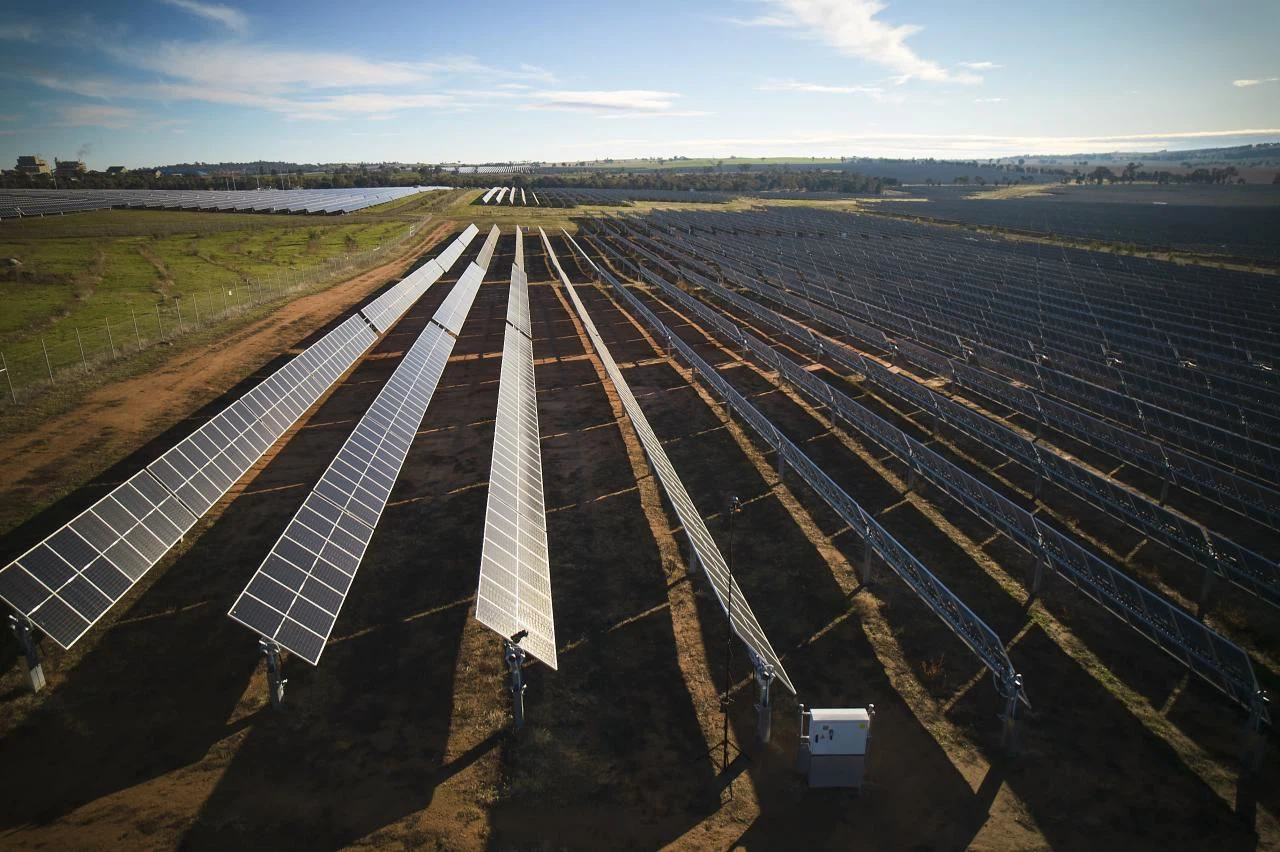 Menutup Jurang Realiti: Mengoptimumkan Prestasi Loji Suria Dengan Mengurangka...